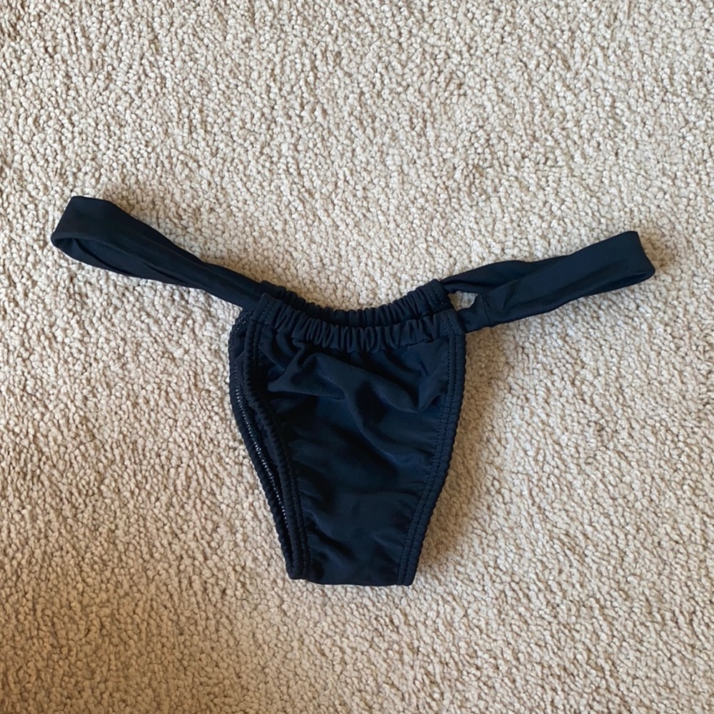 Brazilian cheeky bikini bottoms